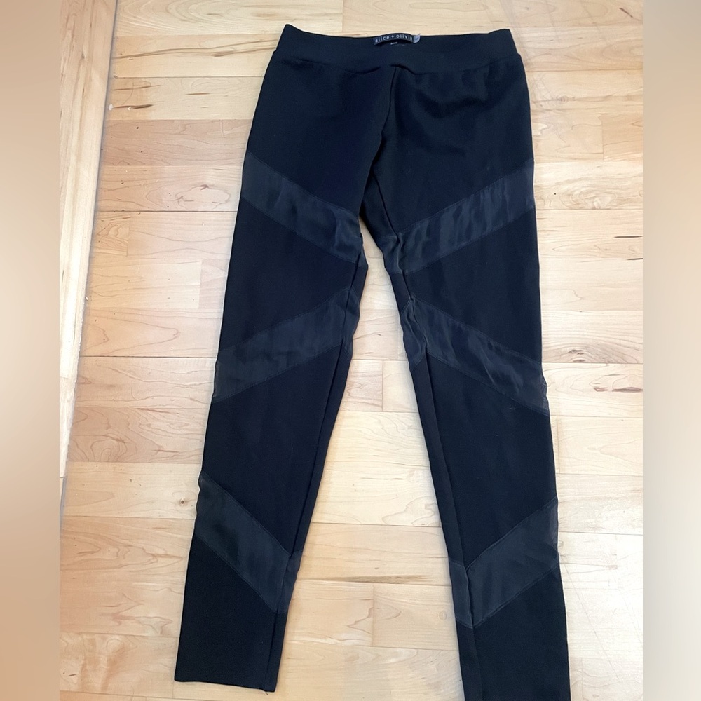 Alice + Olivia black leggings with mesh size medium activewear